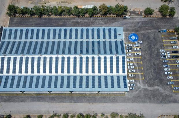 افتتاح نیروگاه انرژی خورشیدی در میدان مرکزی میوه و تره بار اصفهان
