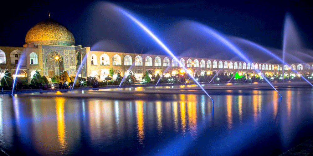 میدان نقش جهان اصفهان روشن تر می شود