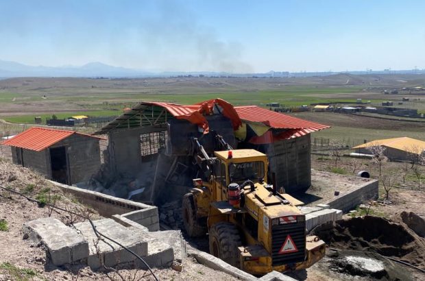 تخریب ۱۹ مورد ساخت و ساز‌ غیر مجاز در اراضی کشاورزی شهرستان قزوین در ایام نوروز